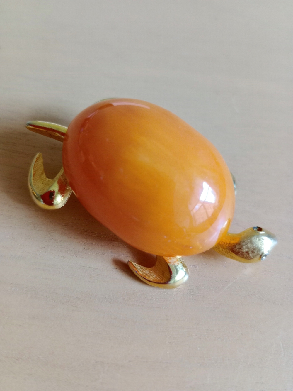 Gold-Tone Turtle Brooch with Glossy Orange Cabochon - Picture 3 of 8